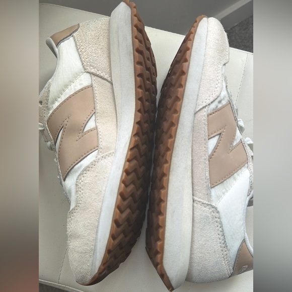 New Balance 237 Cream Suede Sneakers 6.5(US) - Picture 6 of 14